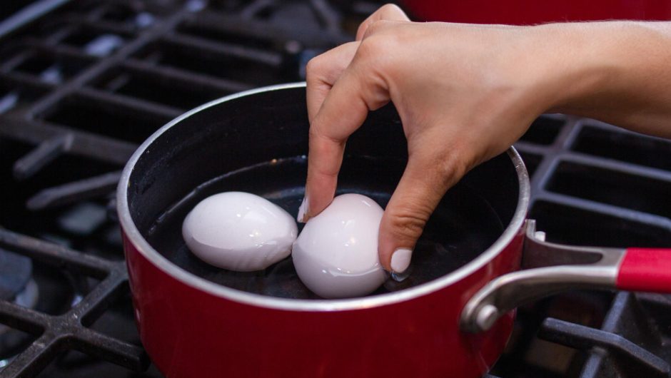 Cum să fierbi ouăle tari