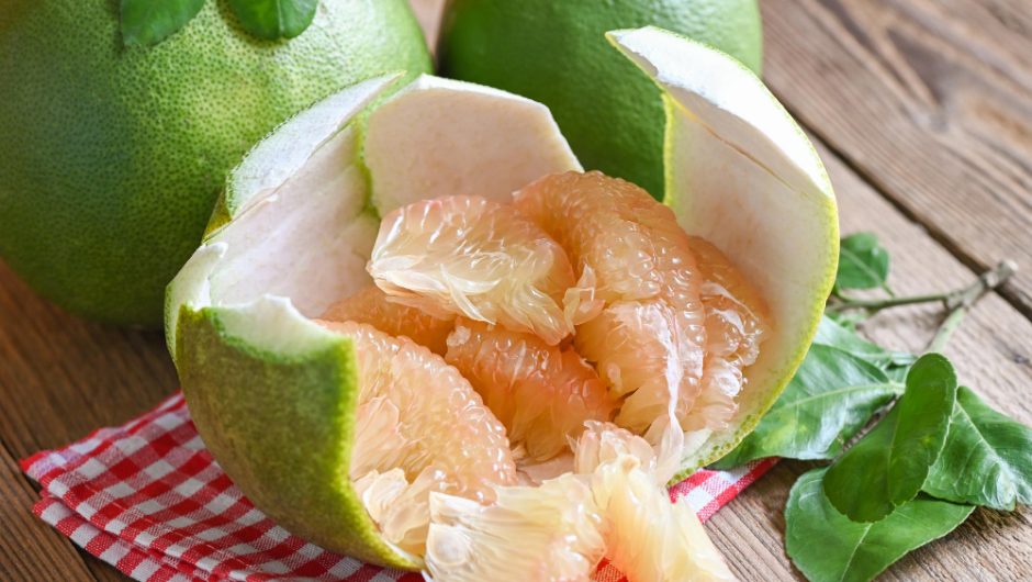 Pomelo, desertul sănătos bogat în vitamine și antioxidanți