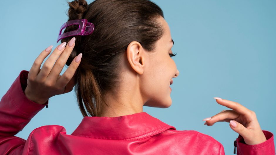 “Bubble-ponytail”: accesorii & pași simpli