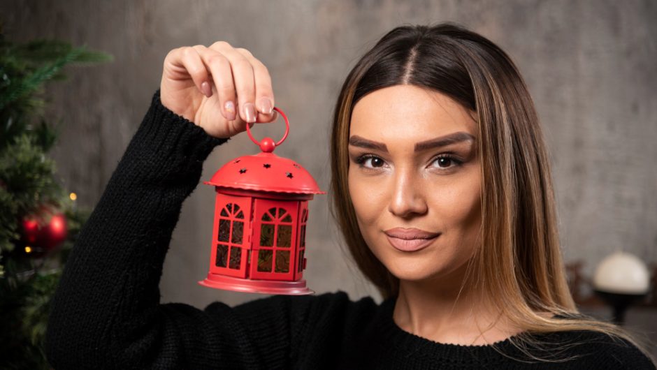 Cum să scoți ceara de lumânare de pe fața de masă sau covor