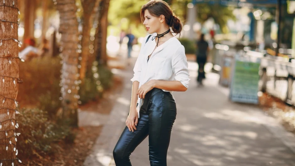 Pantalonii din piele: Variante elegante pentru zi, nu doar pentru seară
